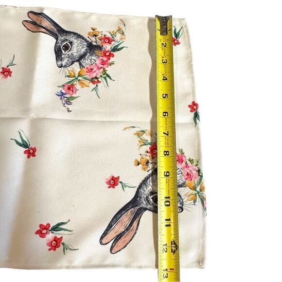 New! Bunny Rabbit Easter Long Table Runner 109 - Picture 6 of 7